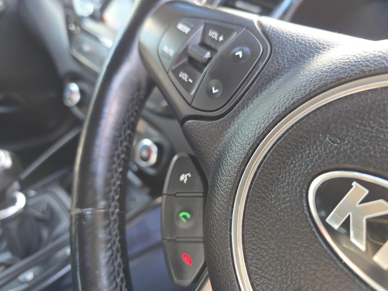 Used Kia Carens 2015 for sale - 76439923: Photo 18