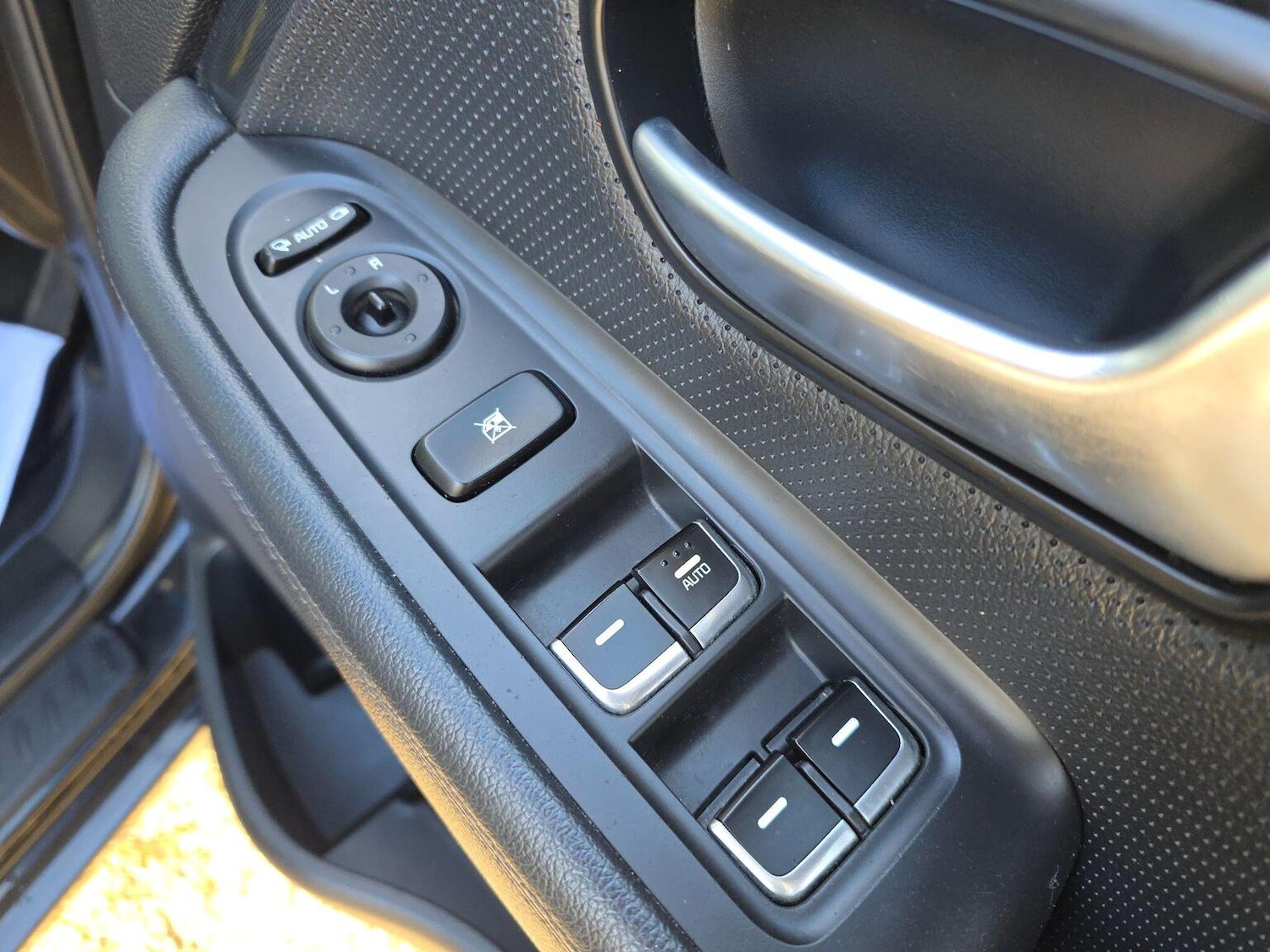 Used Kia Carens 2015 for sale - 76439923: Photo 21