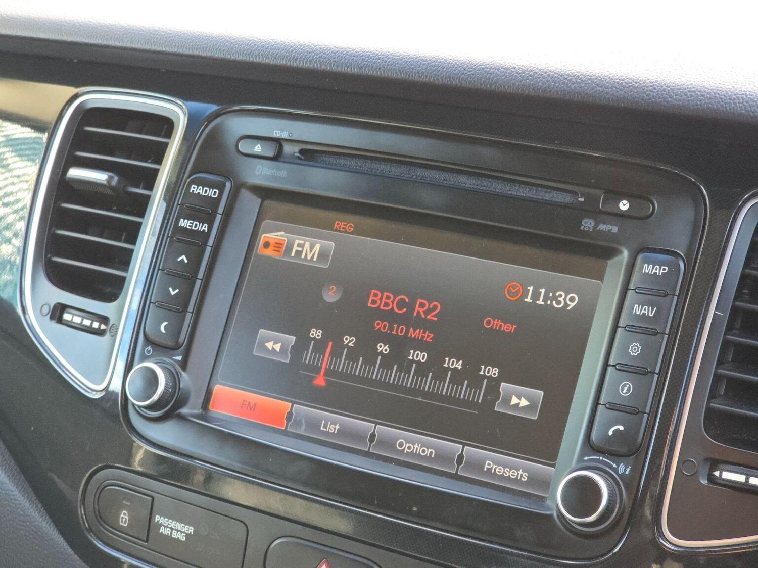 Used Kia Carens 2015 for sale - 76439923: Photo 26