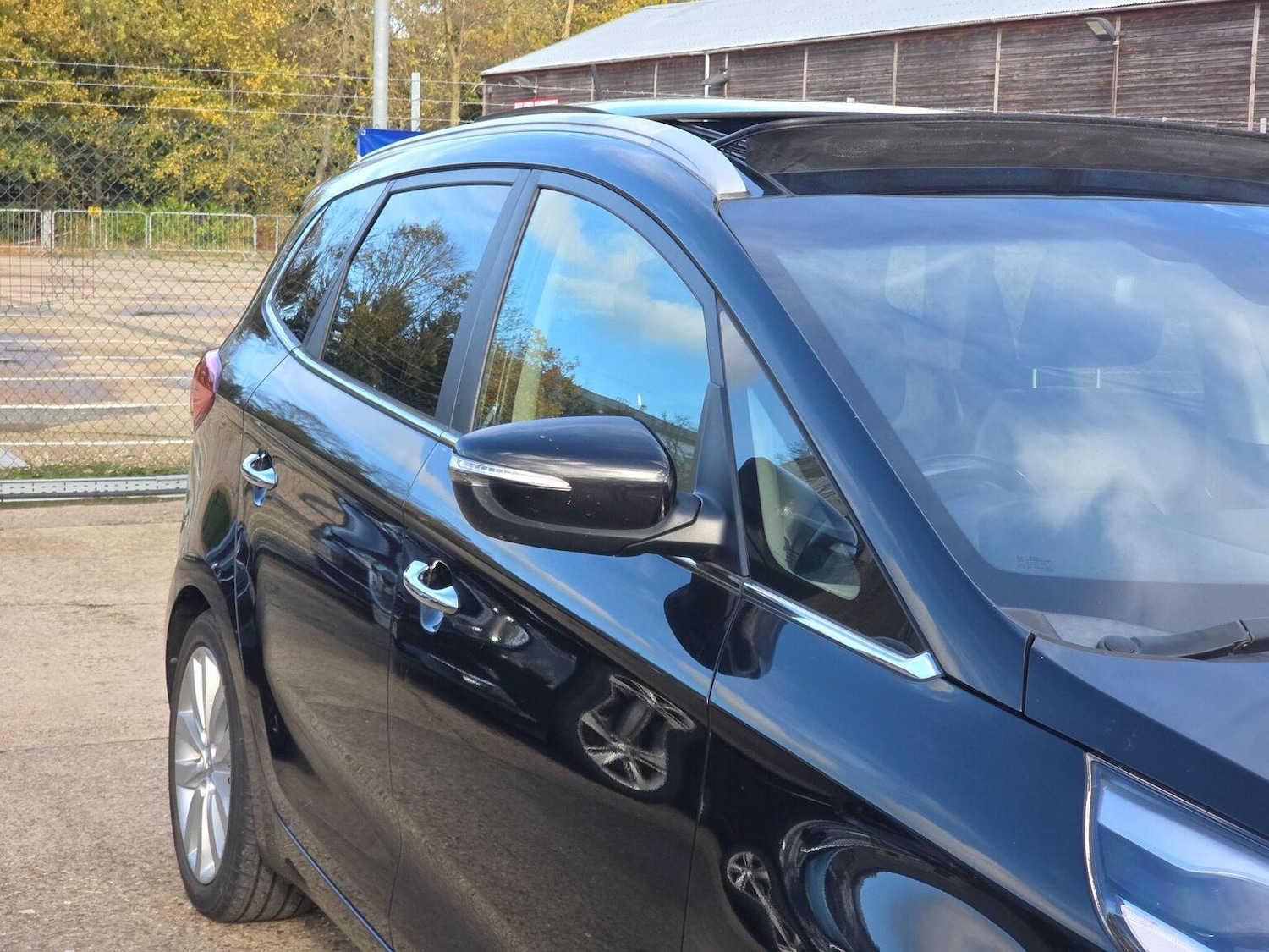 Used Kia Carens 2015 for sale - 76439923: Photo 27