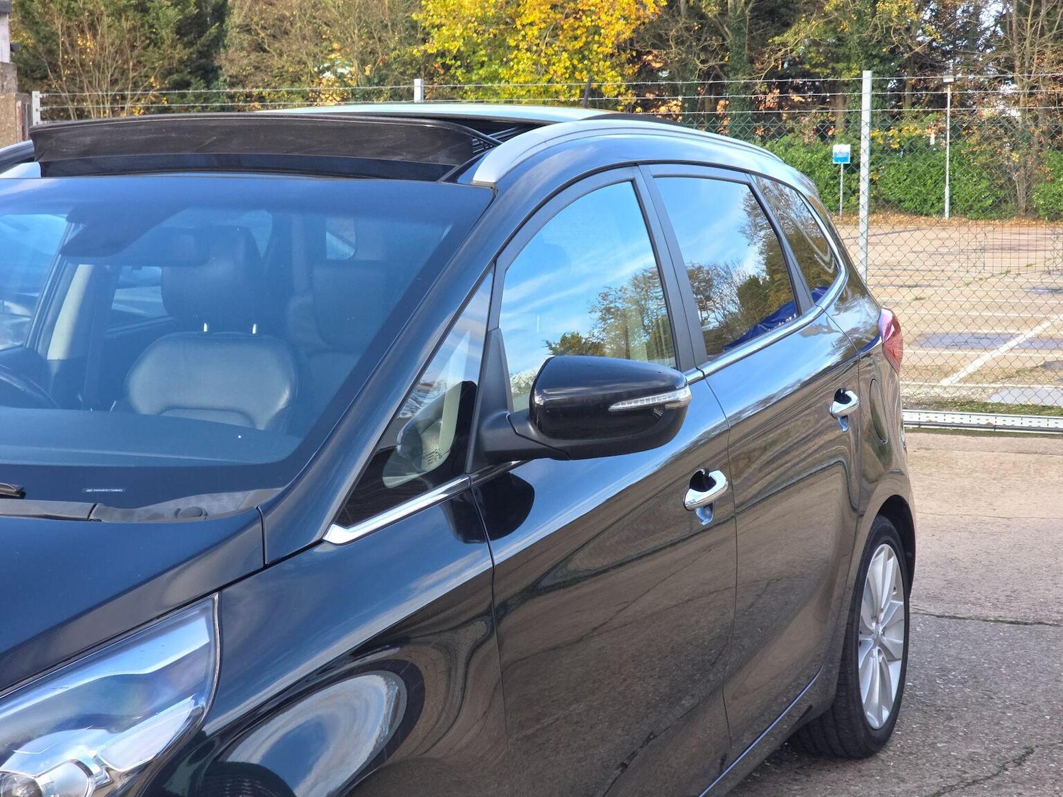 Used Kia Carens 2015 for sale - 76439923: Photo 28