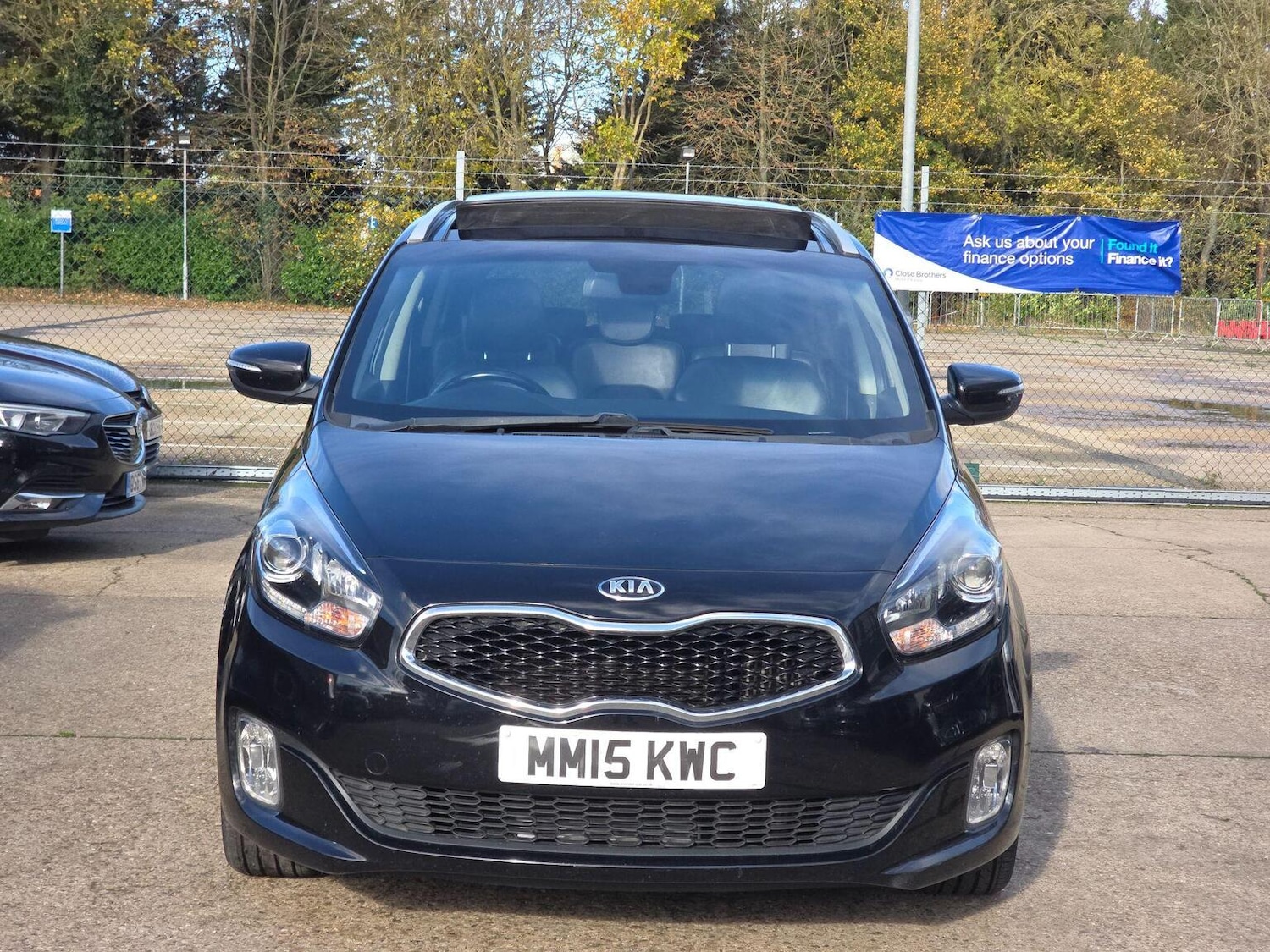 Used Kia Carens 2015 for sale - 76439923: Photo 3