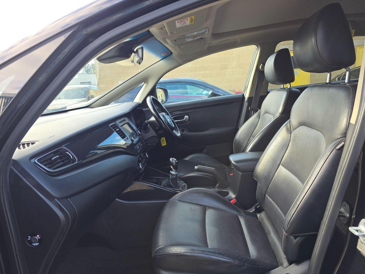 Used Kia Carens 2015 for sale - 76439923: Photo 32