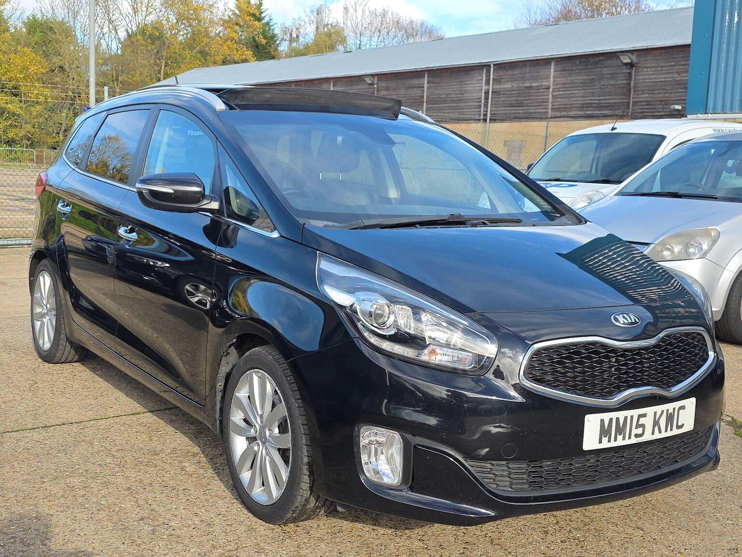 Used Kia Carens 2015 for sale - 76439923: Photo 6