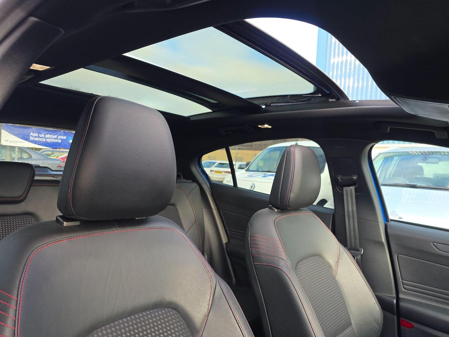 Used Ford Focus 2020 for sale - 76643387: Photo 2