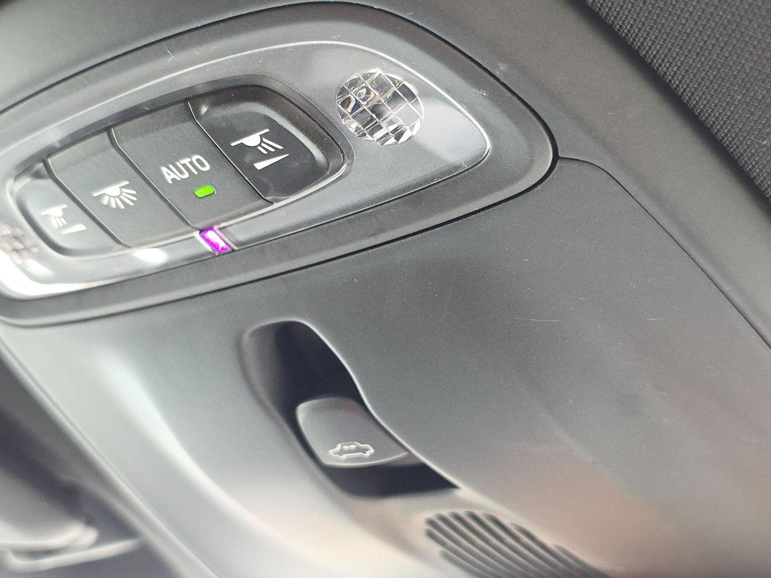 Used Volvo V40 2014 for sale - 76794251: Photo 22