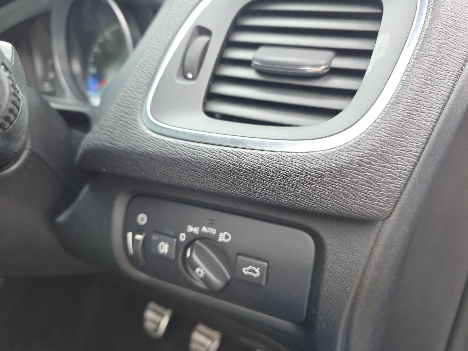 Used Volvo V40 2014 for sale - 76794251: Photo 26