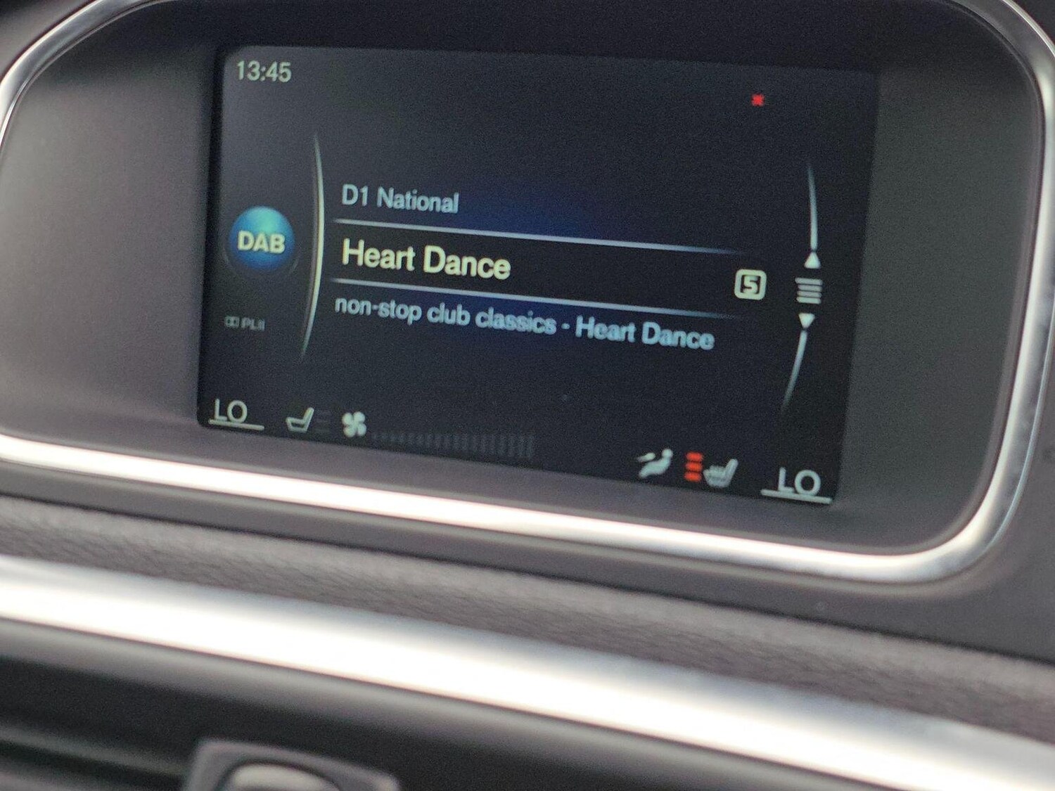 Used Volvo V40 2014 for sale - 76794251: Photo 37