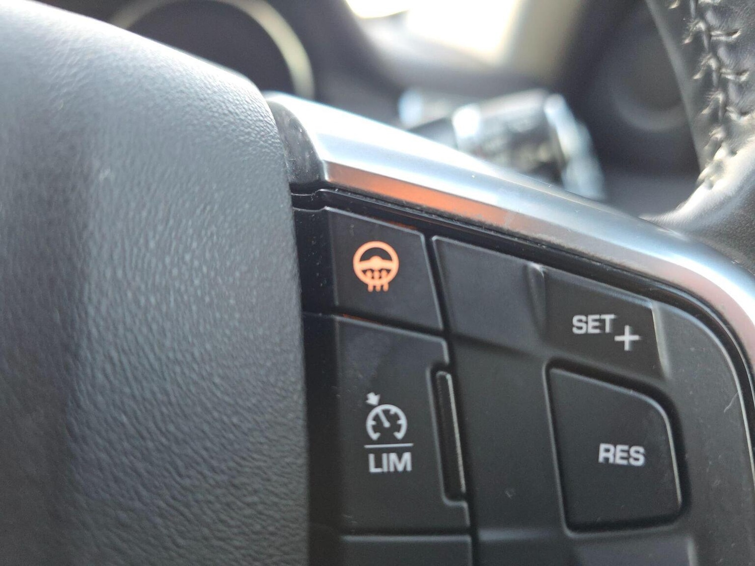 Used Land Rover Discovery Sport 2015 for sale - 77233806: Photo 30