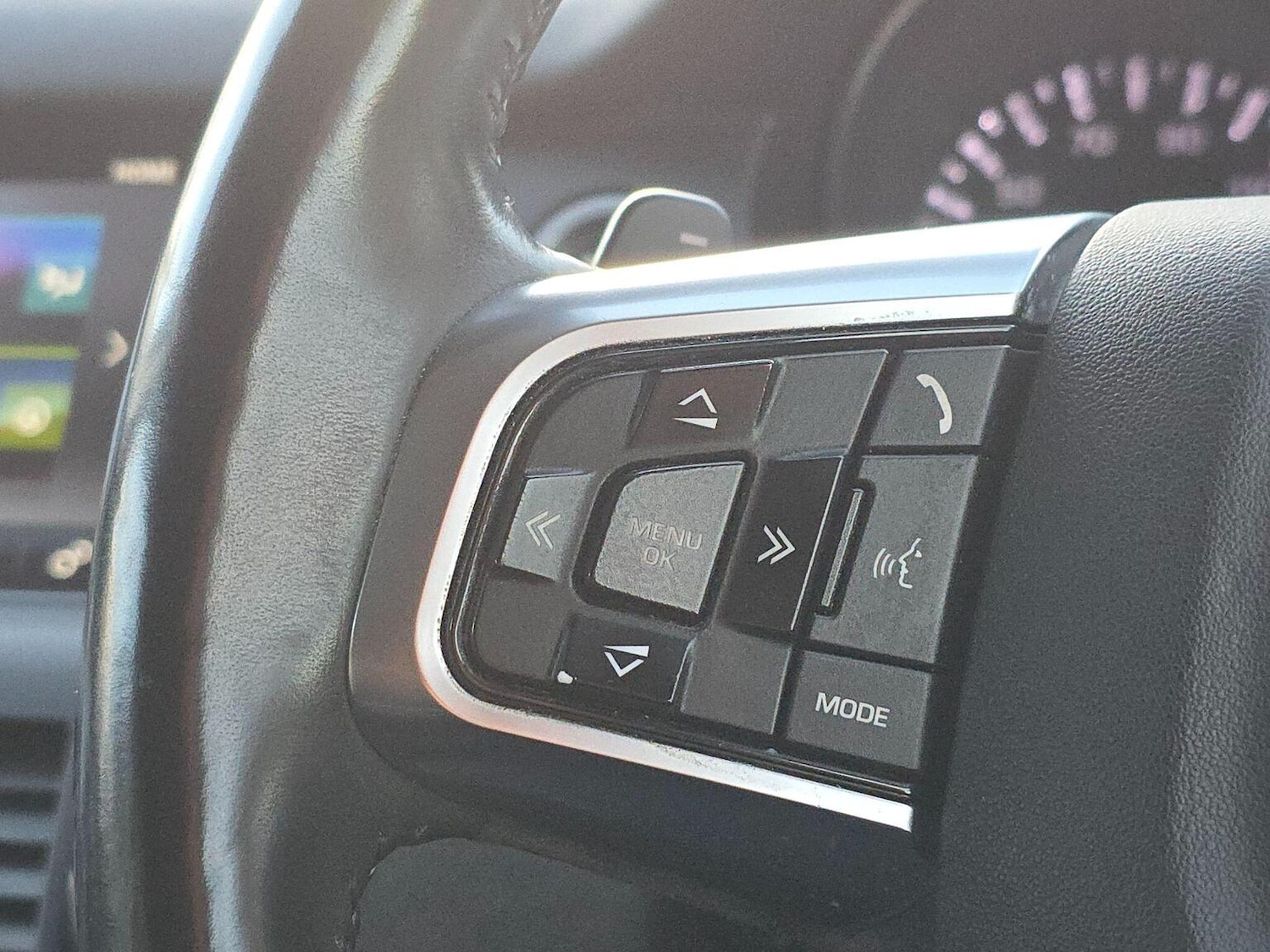 Used Land Rover Discovery Sport 2015 for sale - 77233806: Photo 32