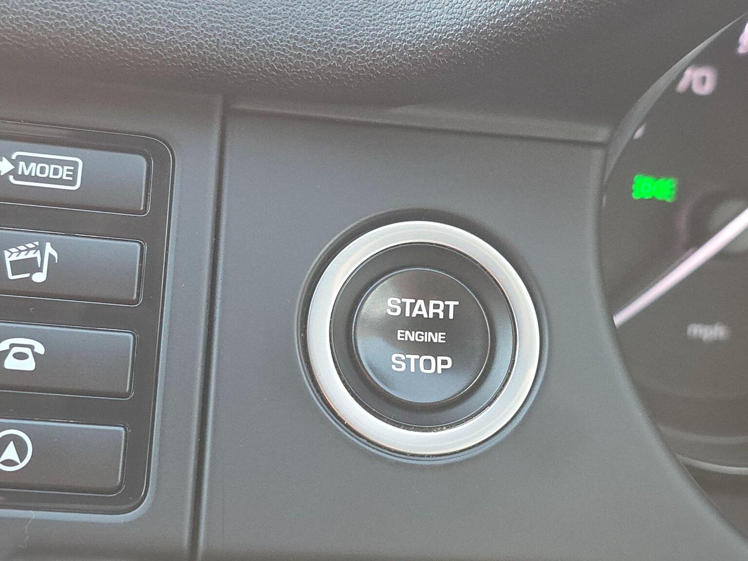 Used Land Rover Discovery Sport 2015 for sale - 77233806: Photo 35