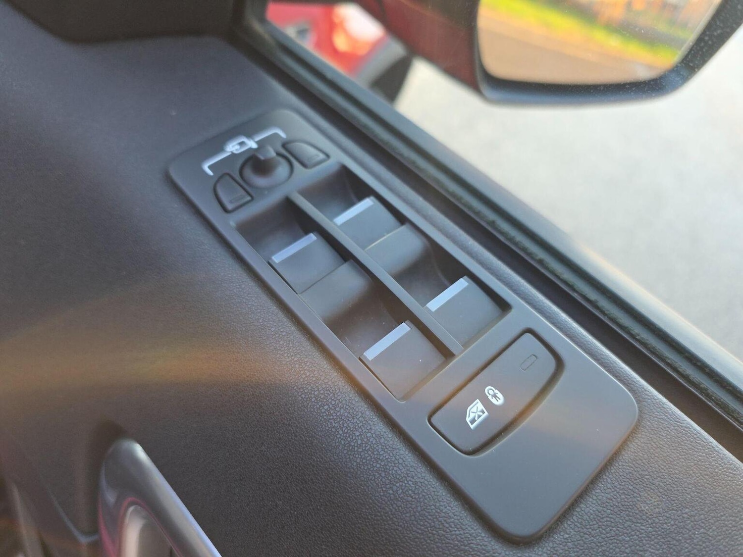 Used Land Rover Discovery Sport 2015 for sale - 77233806: Photo 38