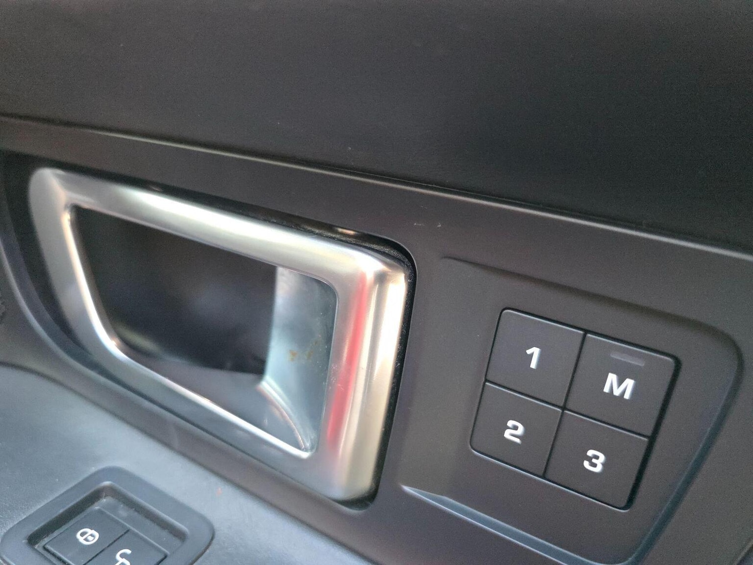 Used Land Rover Discovery Sport 2015 for sale - 77233806: Photo 39