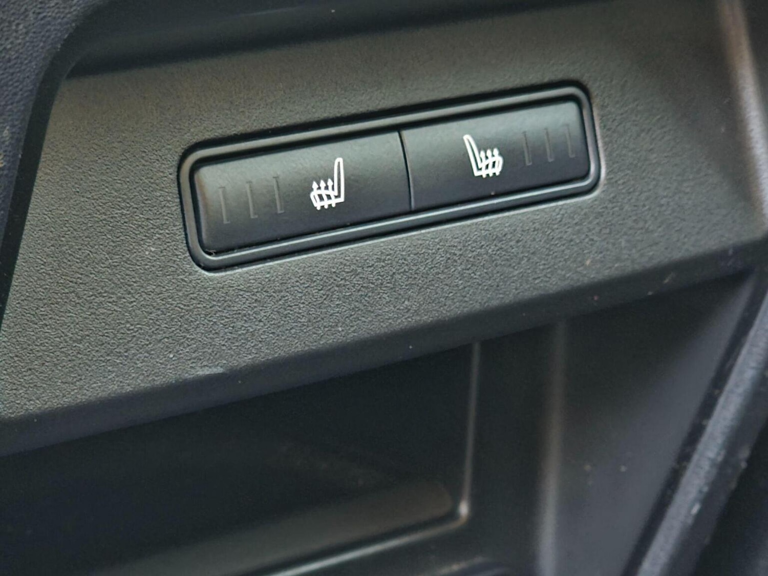 Used Land Rover Discovery Sport 2015 for sale - 77233806: Photo 41