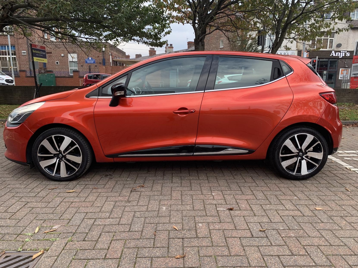 Used Renault Clio 2014 for sale - 77059198: Photo 2