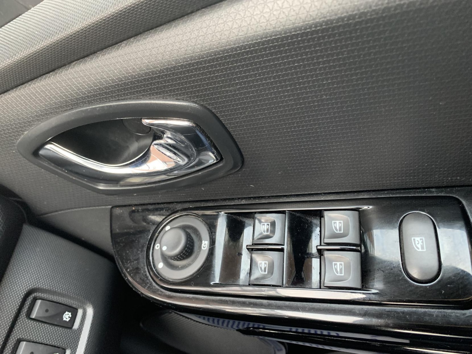 Used Renault Clio 2014 for sale - 77059198: Photo 20