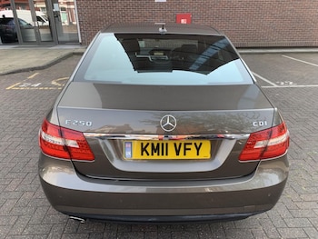 Used Mercedes-Benz E Class 2011 for sale - 79274988: Photo