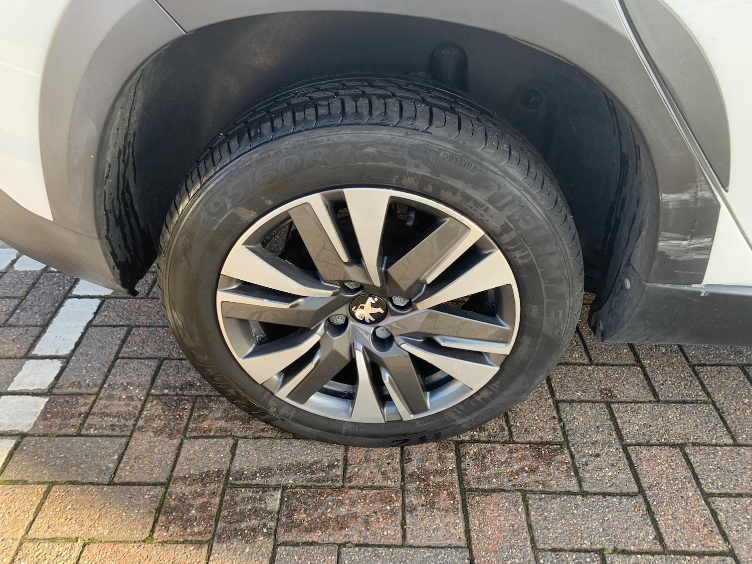 Used Peugeot 2008 2018 for sale - 76984198: Photo 8