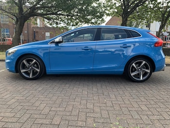 Used Volvo V40 2013 for sale - 79424592: Photo