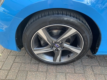 Used Volvo V40 2013 for sale - 79424592: Photo
