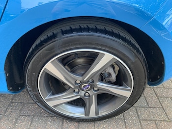 Used Volvo V40 2013 for sale - 79424592: Photo
