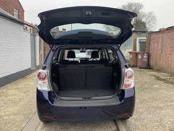 Used Toyota Verso 2011 for sale - 78299055: Photo