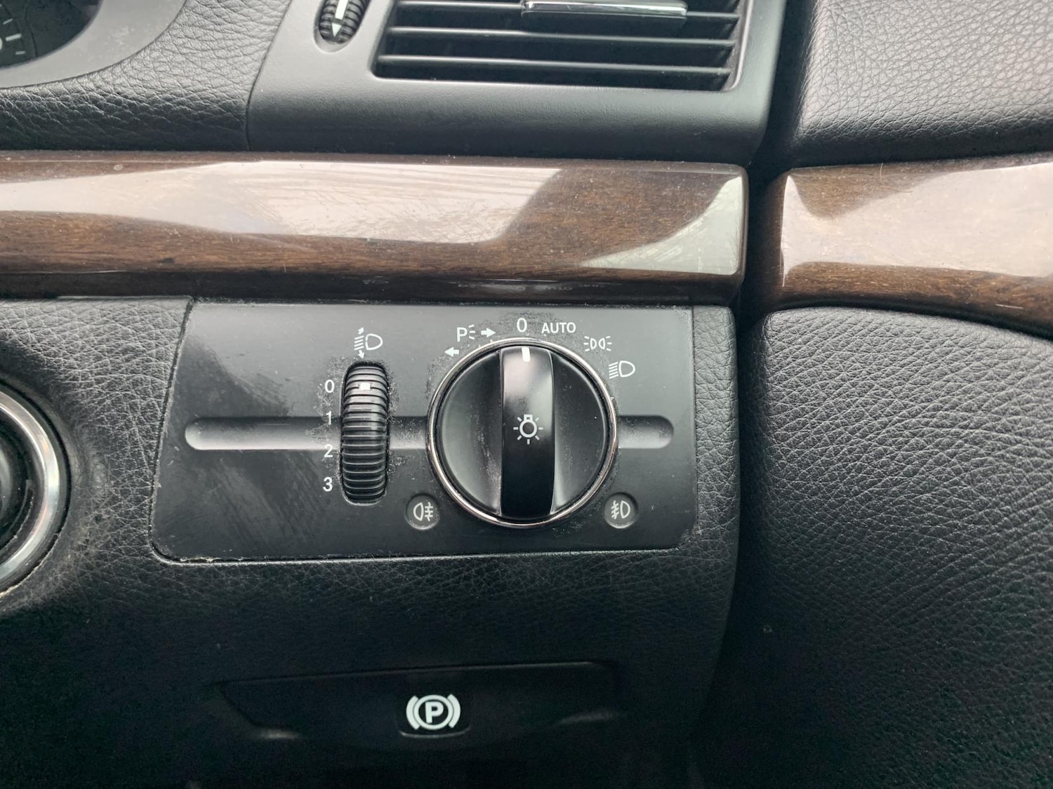 Used Mercedes-Benz E Class 2009 for sale - 77329570: Photo 14