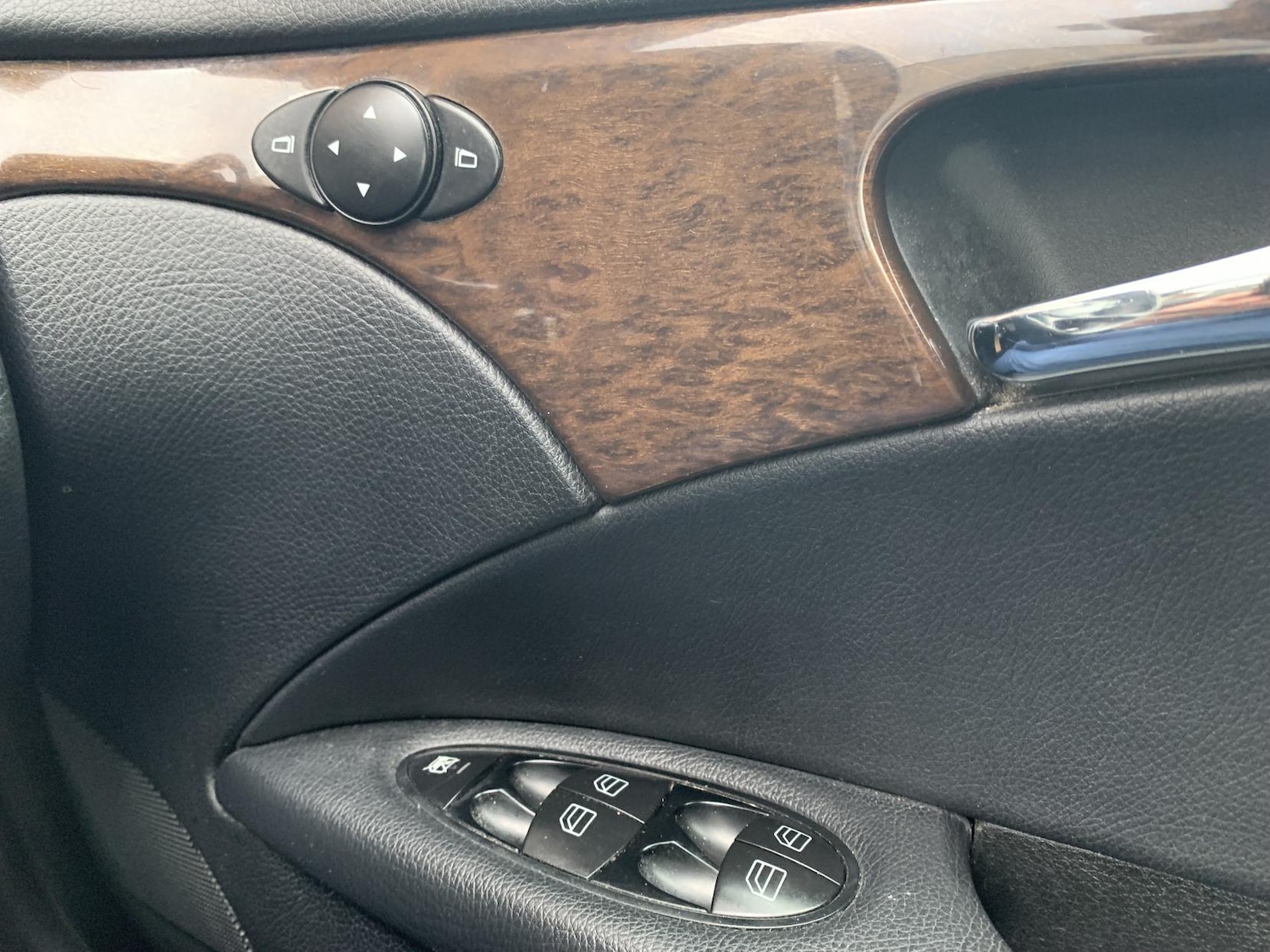 Used Mercedes-Benz E Class 2009 for sale - 77329570: Photo 15