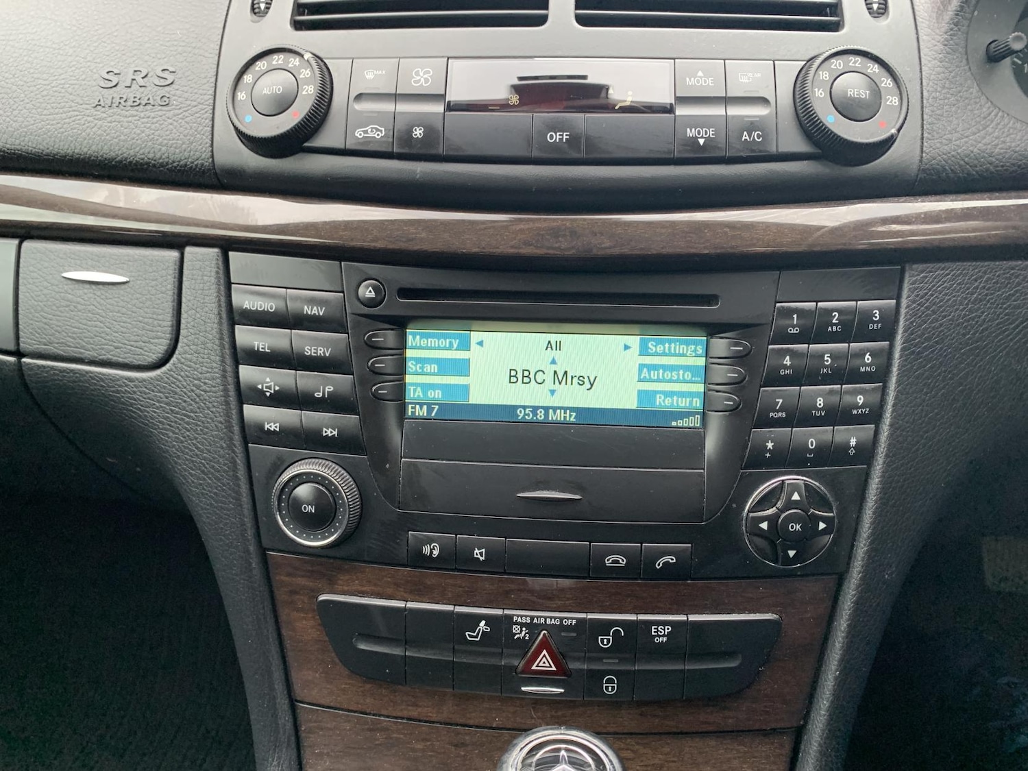 Used Mercedes-Benz E Class 2009 for sale - 77329570: Photo 17