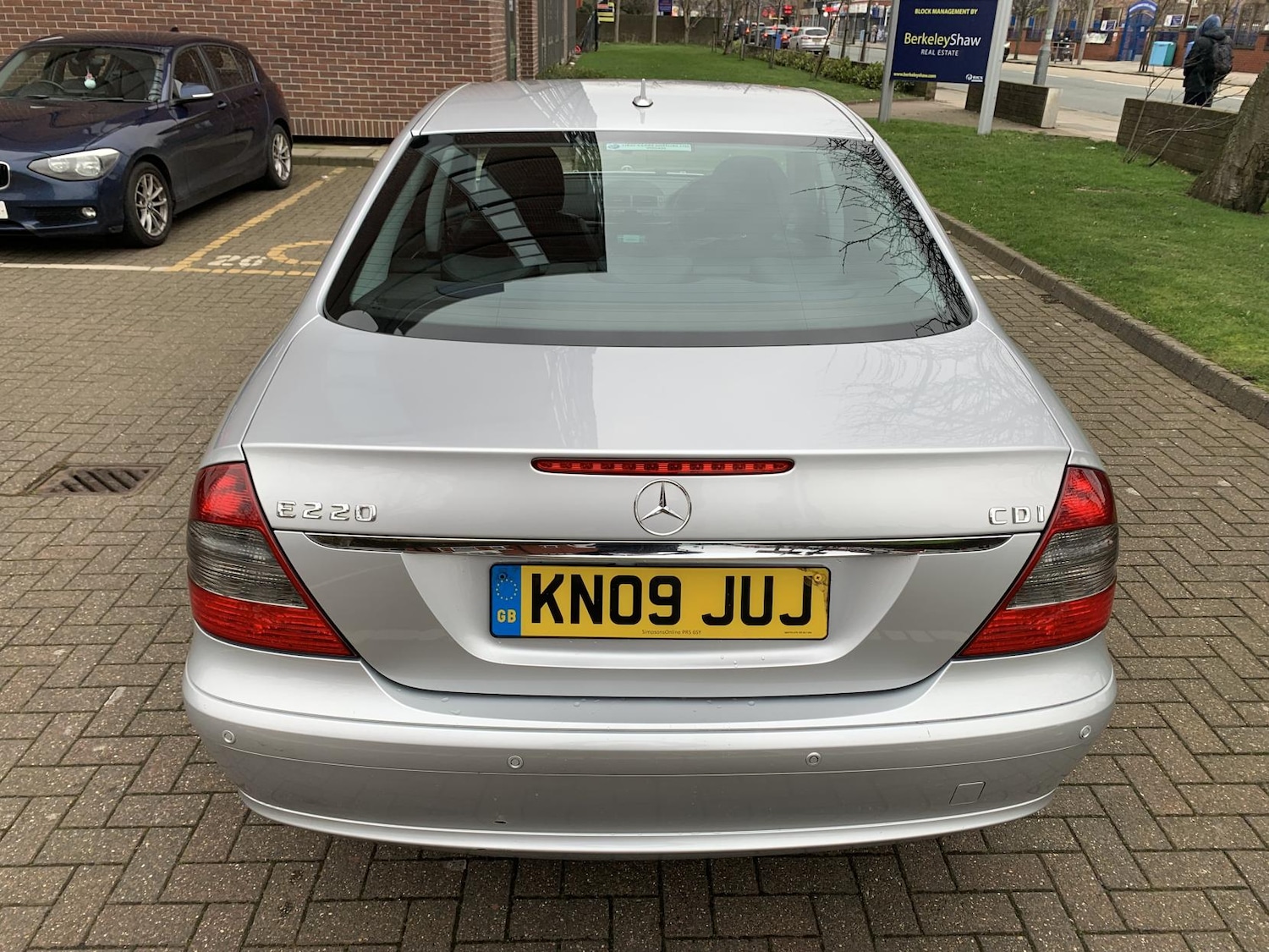 Used Mercedes-Benz E Class 2009 for sale - 77329570: Photo 4