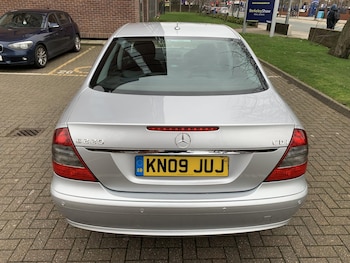 Used Mercedes-Benz E Class 2009 for sale - 77329570: Photo
