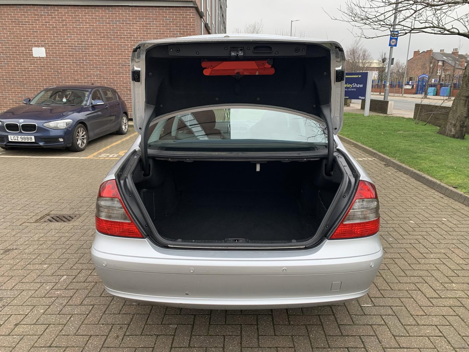 Used Mercedes-Benz E Class 2009 for sale - 77329570: Photo 5