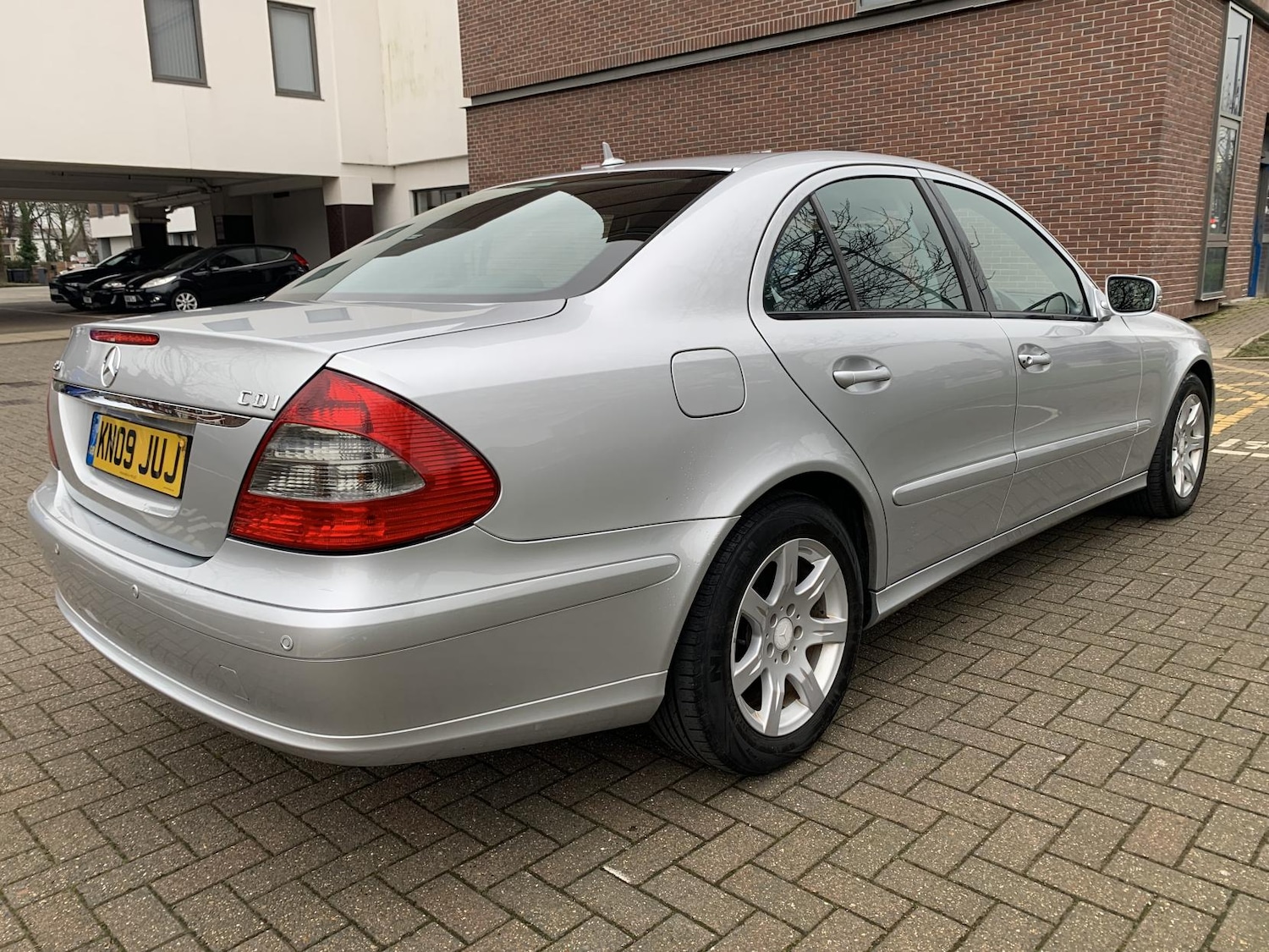Used Mercedes-Benz E Class 2009 for sale - 77329570: Photo 6