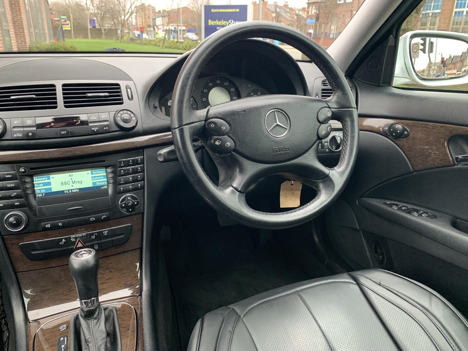 Used Mercedes-Benz E Class 2009 for sale - 77329570: Photo 8