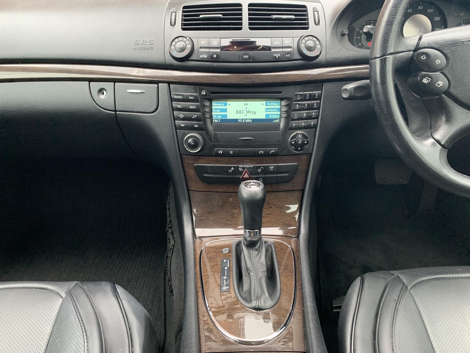 Used Mercedes-Benz E Class 2009 for sale - 77329570: Photo 9