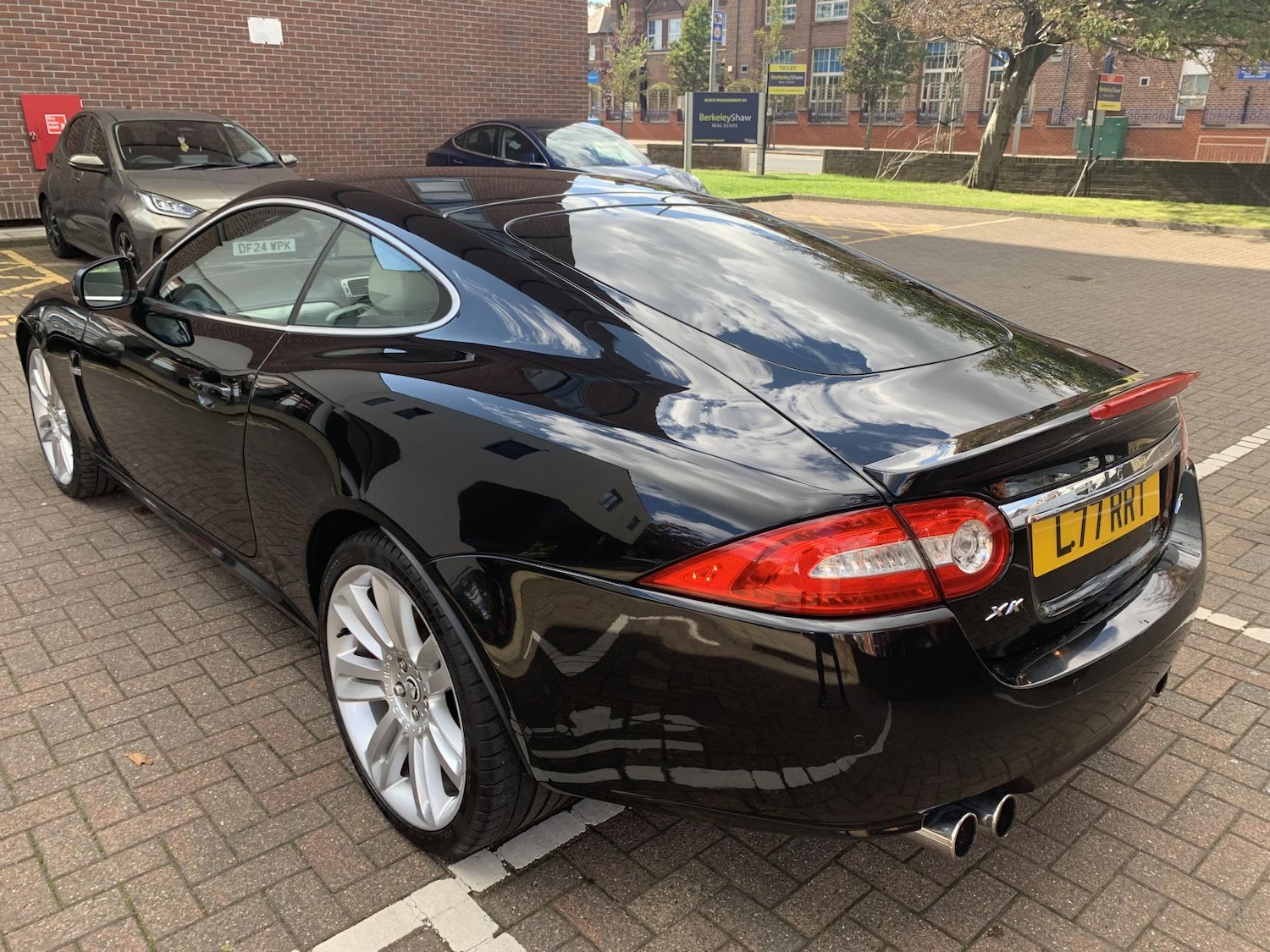 Used Jaguar XK 2010 for sale - 76984204: Photo 3