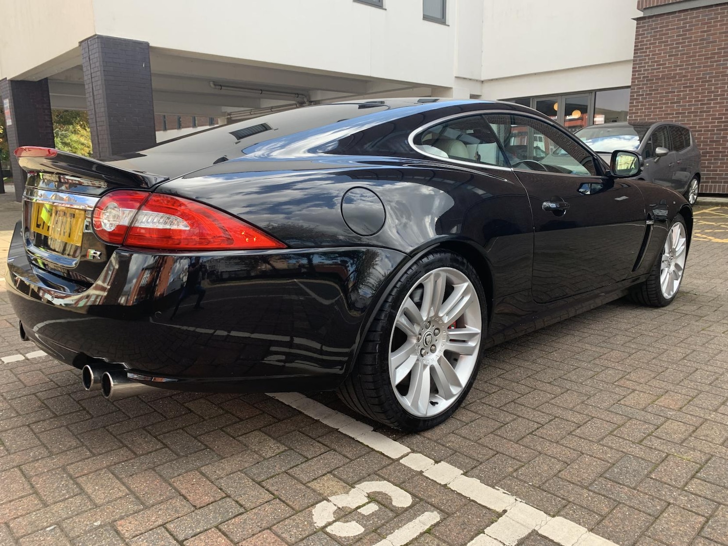 Used Jaguar XK 2010 for sale - 76984204: Photo 5
