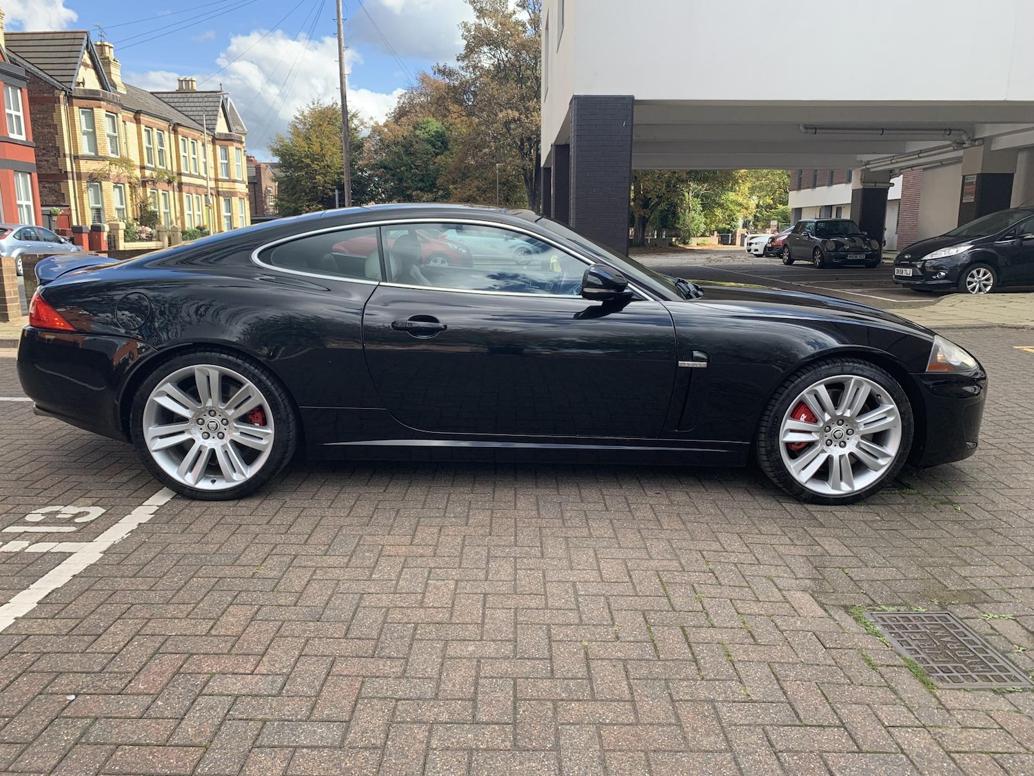 Used Jaguar XK 2010 for sale - 76984204: Photo 6