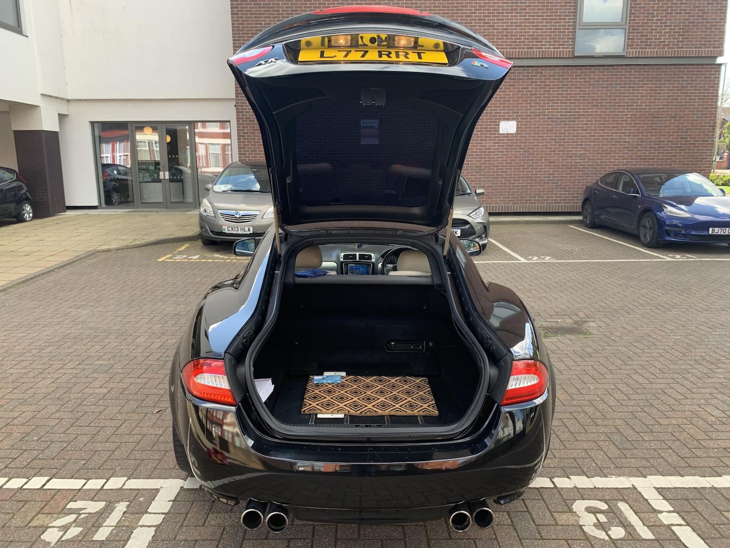 Used Jaguar XK 2010 for sale - 76984204: Photo 7