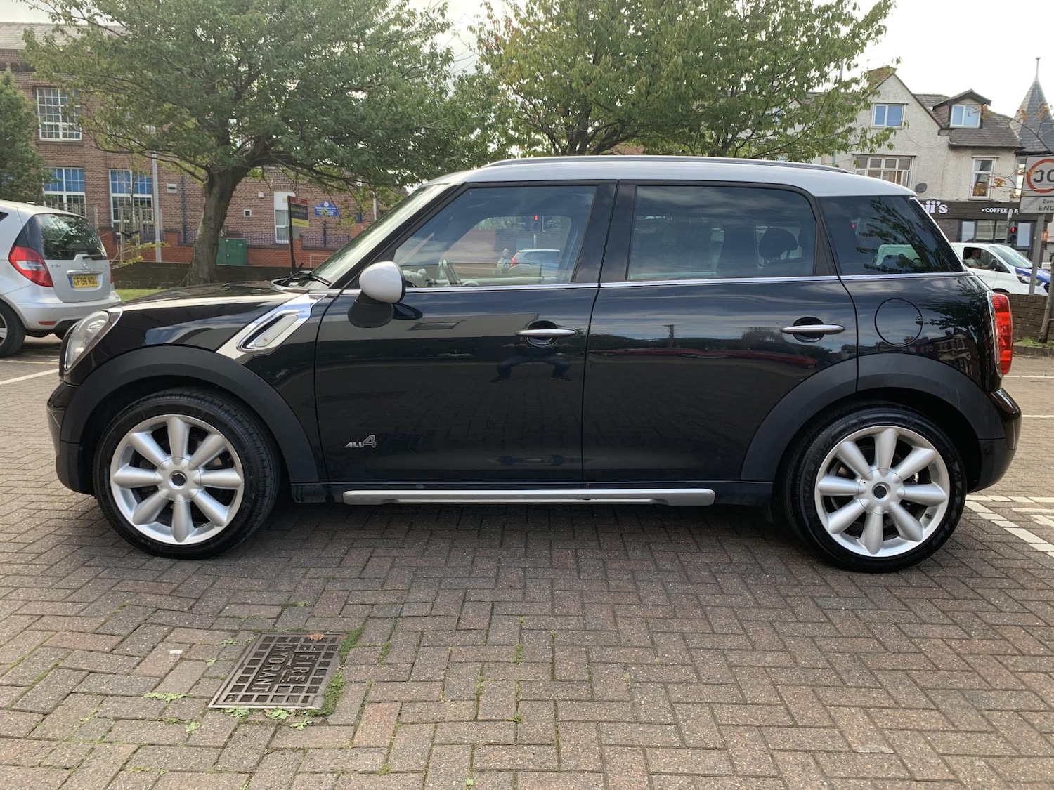 Used MINI Countryman 2015 for sale - 76984193: Photo 2