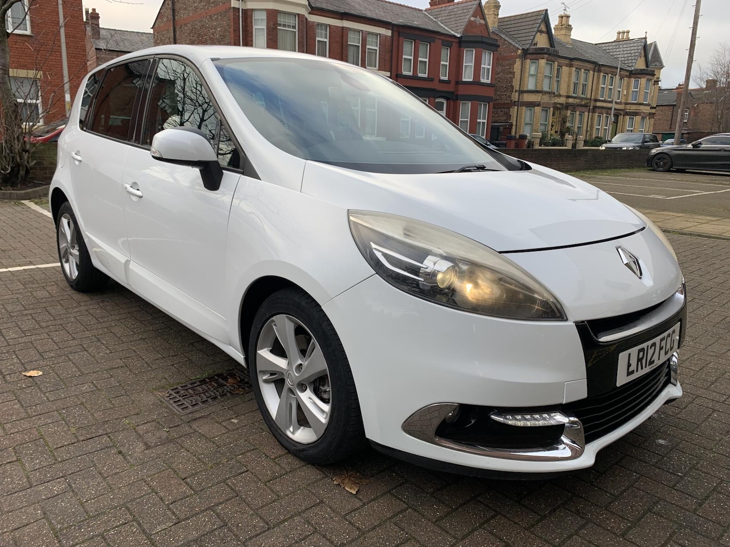 Used Renault Scenic 2012 for sale - 77039649: Photo 8