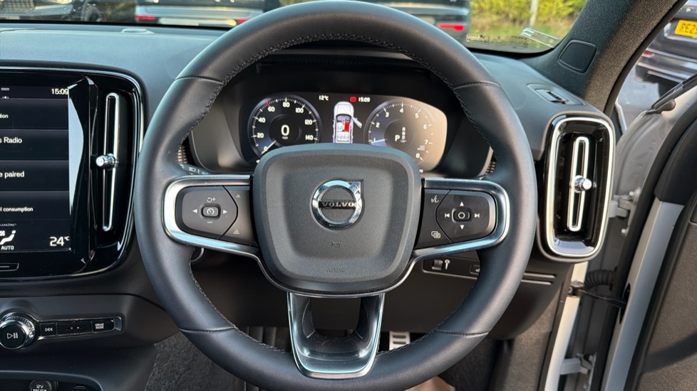 Used Volvo XC40 2022 for sale - 76908552: Photo 10