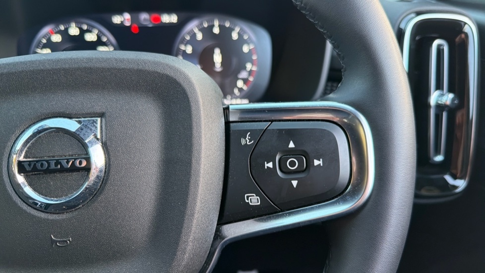 Used Volvo XC40 2022 for sale - 76908552: Photo 21