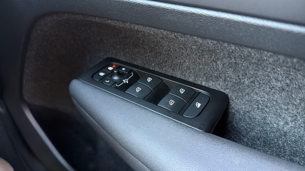 Used Volvo XC40 2022 for sale - 76908552: Photo 23