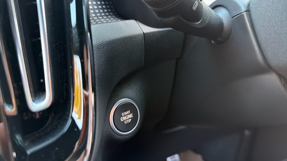 Used Volvo XC40 2022 for sale - 76908552: Photo 25