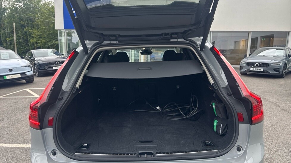 Used Volvo V90 2025 for sale - 76679601: Photo 13