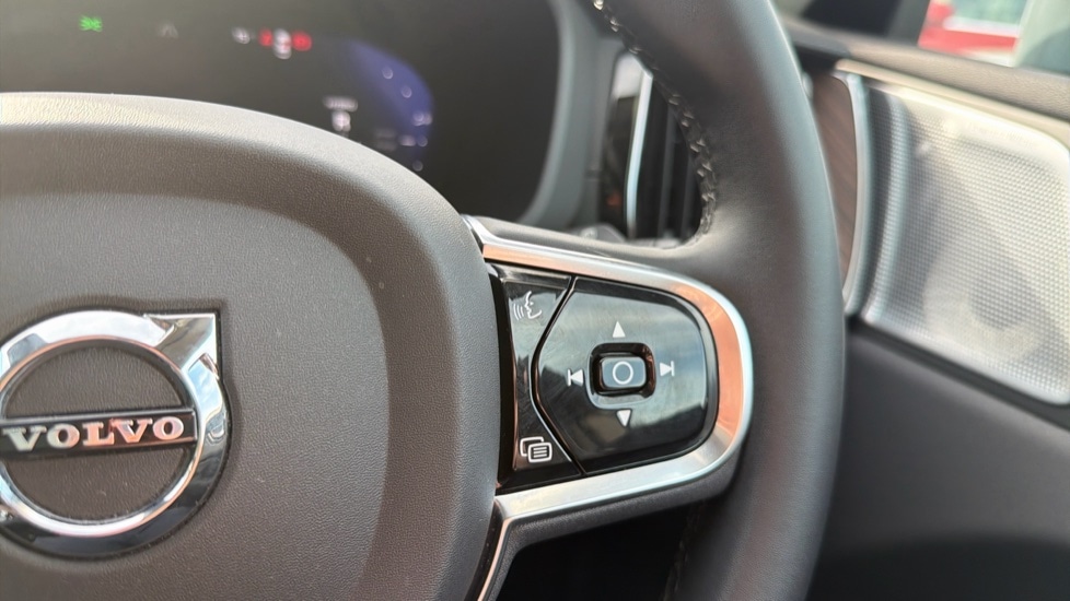 Used Volvo XC60 2023 for sale - 78209748: Photo 21