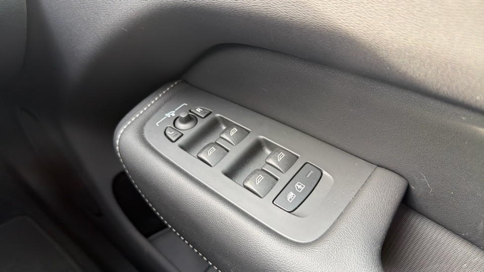 Used Volvo XC60 2023 for sale - 78209748: Photo 23