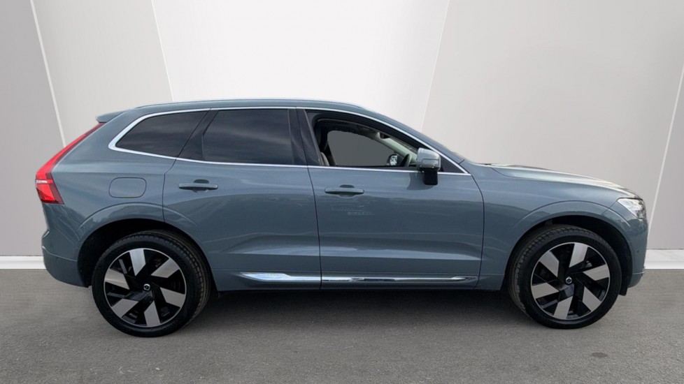 Used Volvo XC60 2023 for sale - 78209748: Photo 3