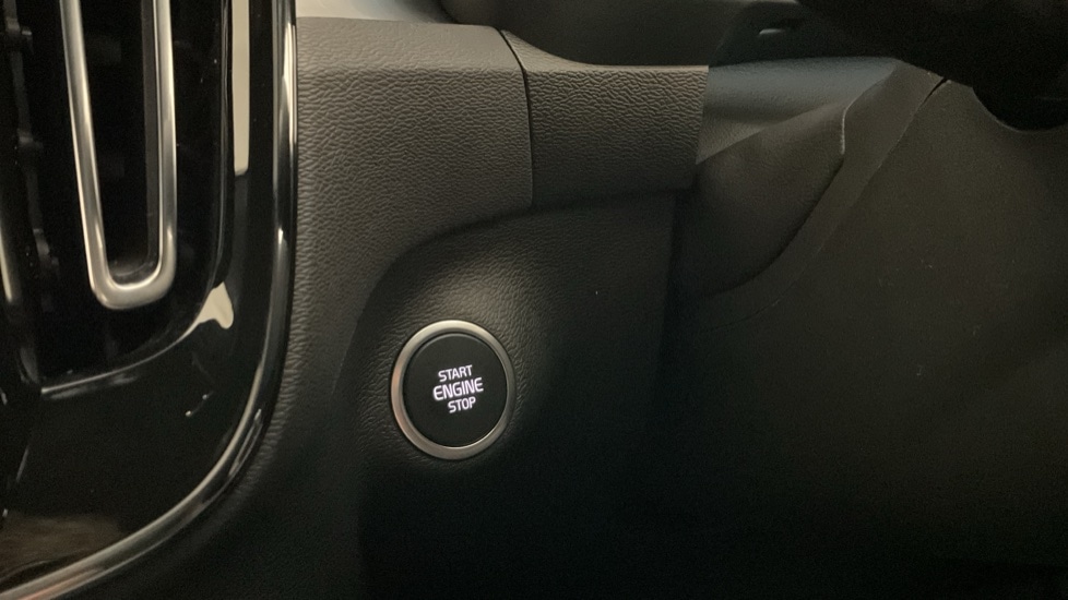 Used Volvo XC40 2025 for sale - 77423637: Photo 25